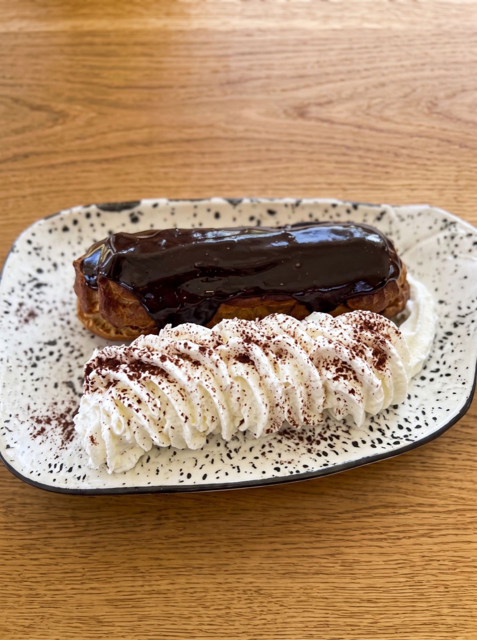 Éclair au chocolat